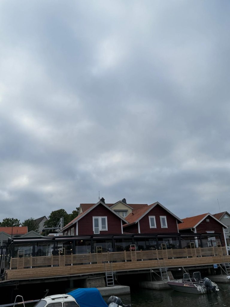 Hamnkrogen Bryggan — Öregrund